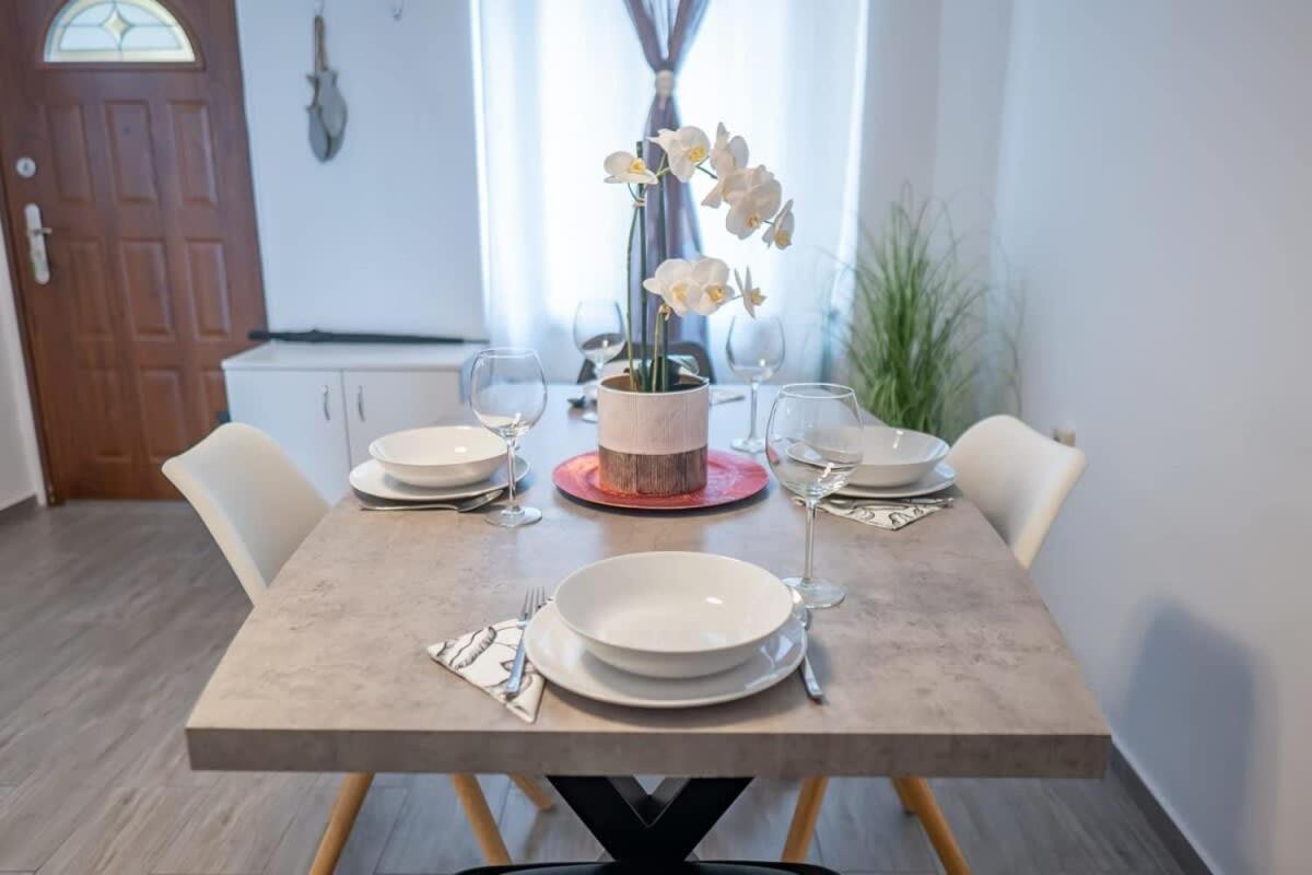Chic Central Flat With River View Budapest Ngoại thất bức ảnh