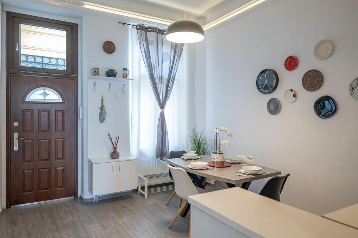 Chic Central Flat With River View Budapest Ngoại thất bức ảnh