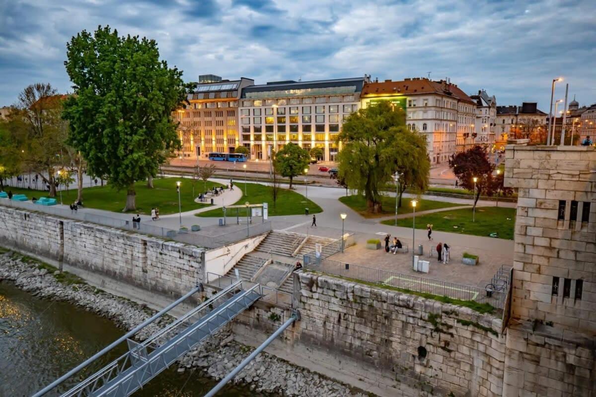 Chic Central Flat With River View Budapest Ngoại thất bức ảnh